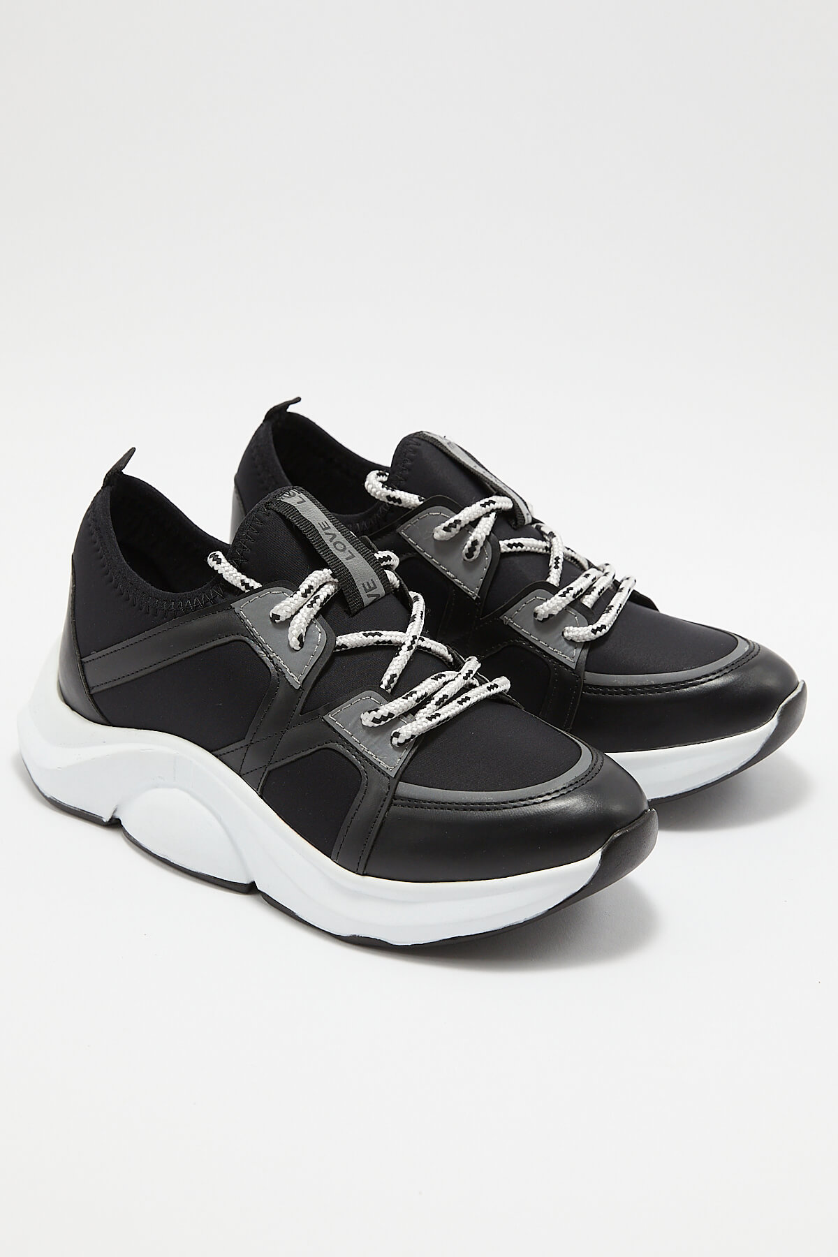 Venüs - Kadın Deri Sneakers Siyah 2223604Y Venüs - Kadın Deri Sneakers Siyah 2223604Y